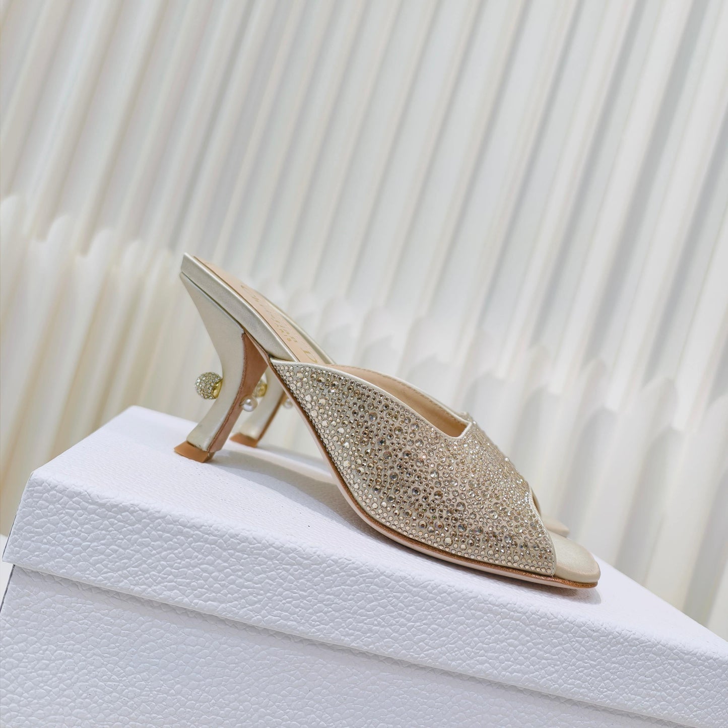 EMBELLISHED HIGH HEEL SLIDES 25S IN LIGHT BEIGE SATIN AND CALFSKIN mysite