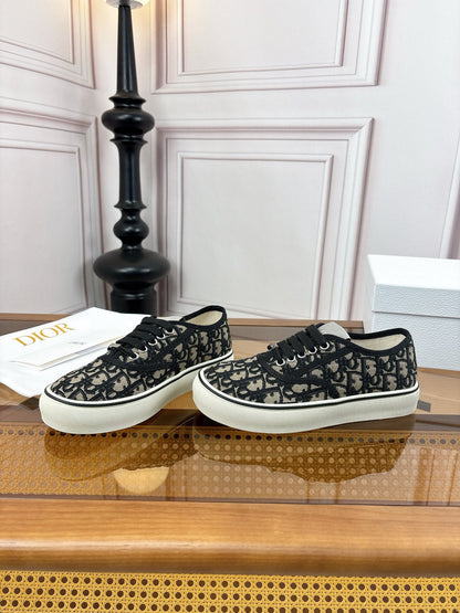 DIOR 26S LOW TOP SNEAKERS 35MM IN BLACK OBLIQUE CANVAS WITH RUBBER SOLE mysite