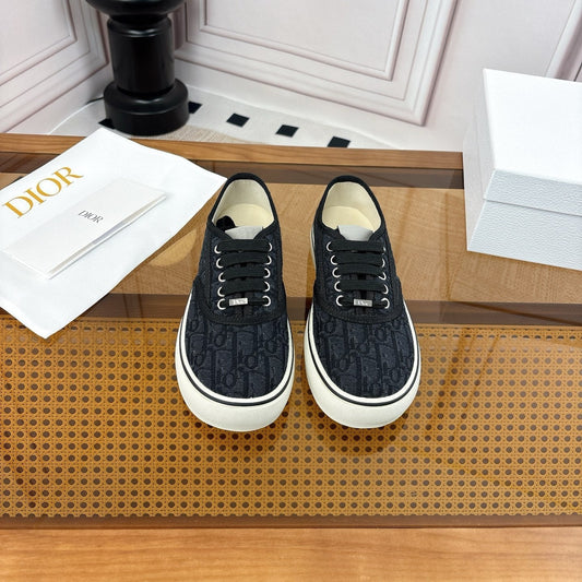 26S LOW TOP SNEAKERS IN BLACK OBLIQUE CANVAS WITH RUBBER SOLE mysite