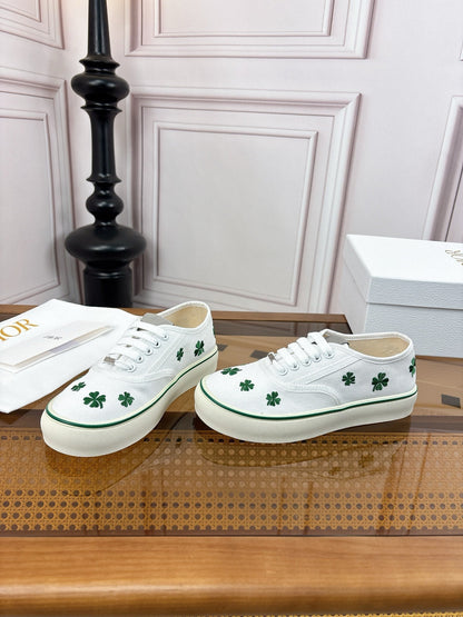 26S LOW TOP SNEAKERS 35MM IN WHITE CANVAS WITH CLOVER EMBROIDERY mysite