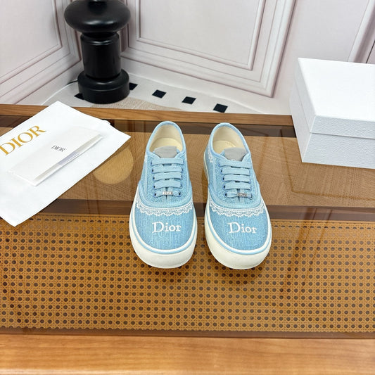 26S LOW TOP SNEAKERS IN LIGHT BLUE CANVAS WITH WHITE LACE TRIM & LOGO PRINT mysite