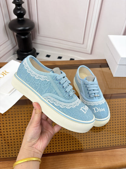 26S LOW TOP SNEAKERS IN LIGHT BLUE CANVAS WITH WHITE LACE TRIM & LOGO PRINT mysite