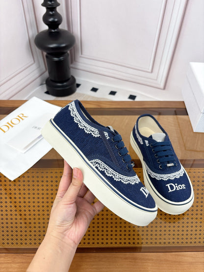 26S LOW TOP SNEAKERS IN NAVY BLUE CANVAS WITH WHITE LACE TRIM & LOGO PRINT mysite