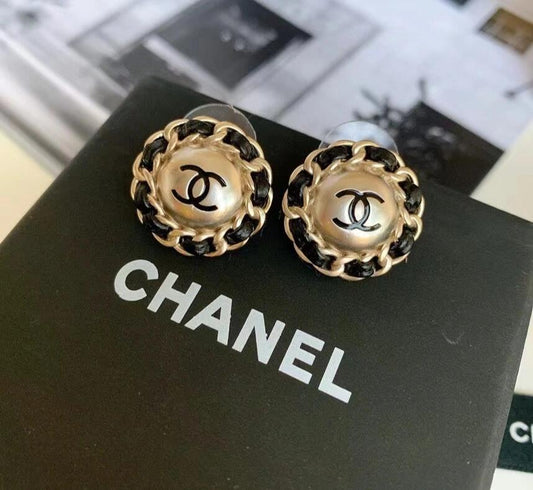 Classic Coco Girl Earrings Stud mysite