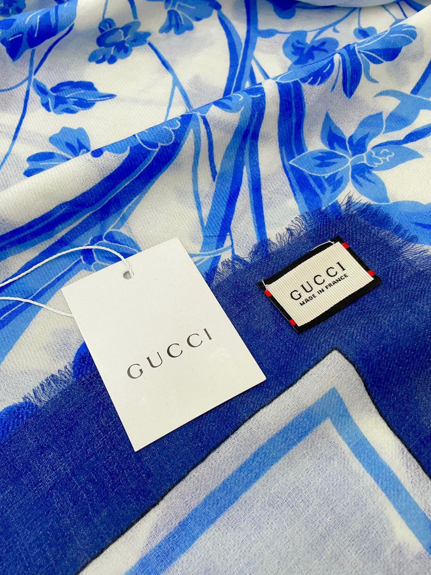 SQUARE SCARF 140 CM IN MAYA BLUE CASHMERE 398257 mysite