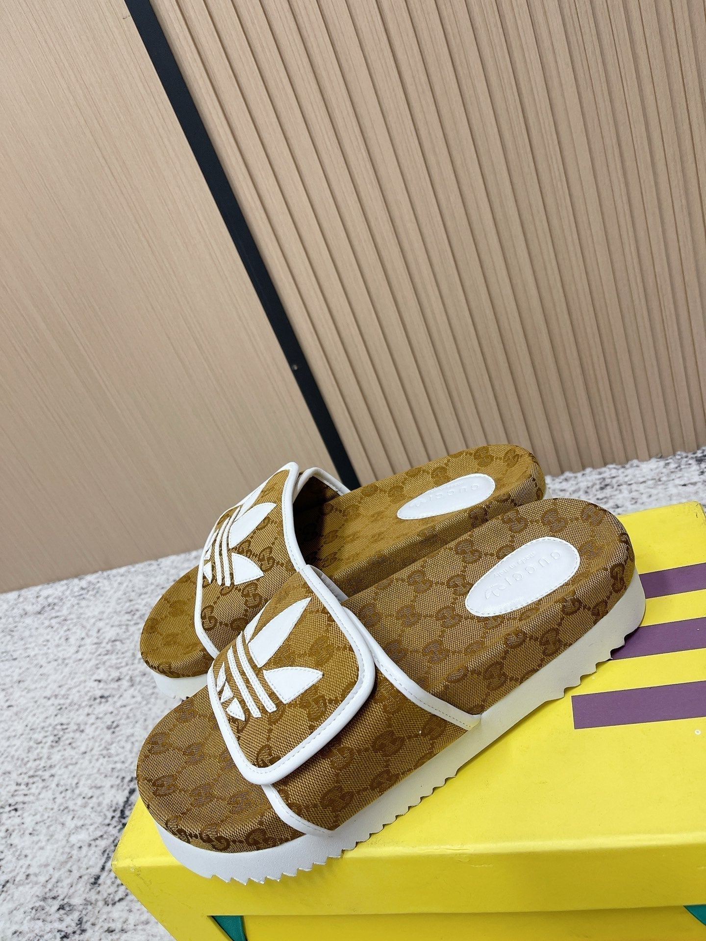 GUCCI 26S PLATFORM SLIDE SANDALS IN BROWN GG CANVAS mysite