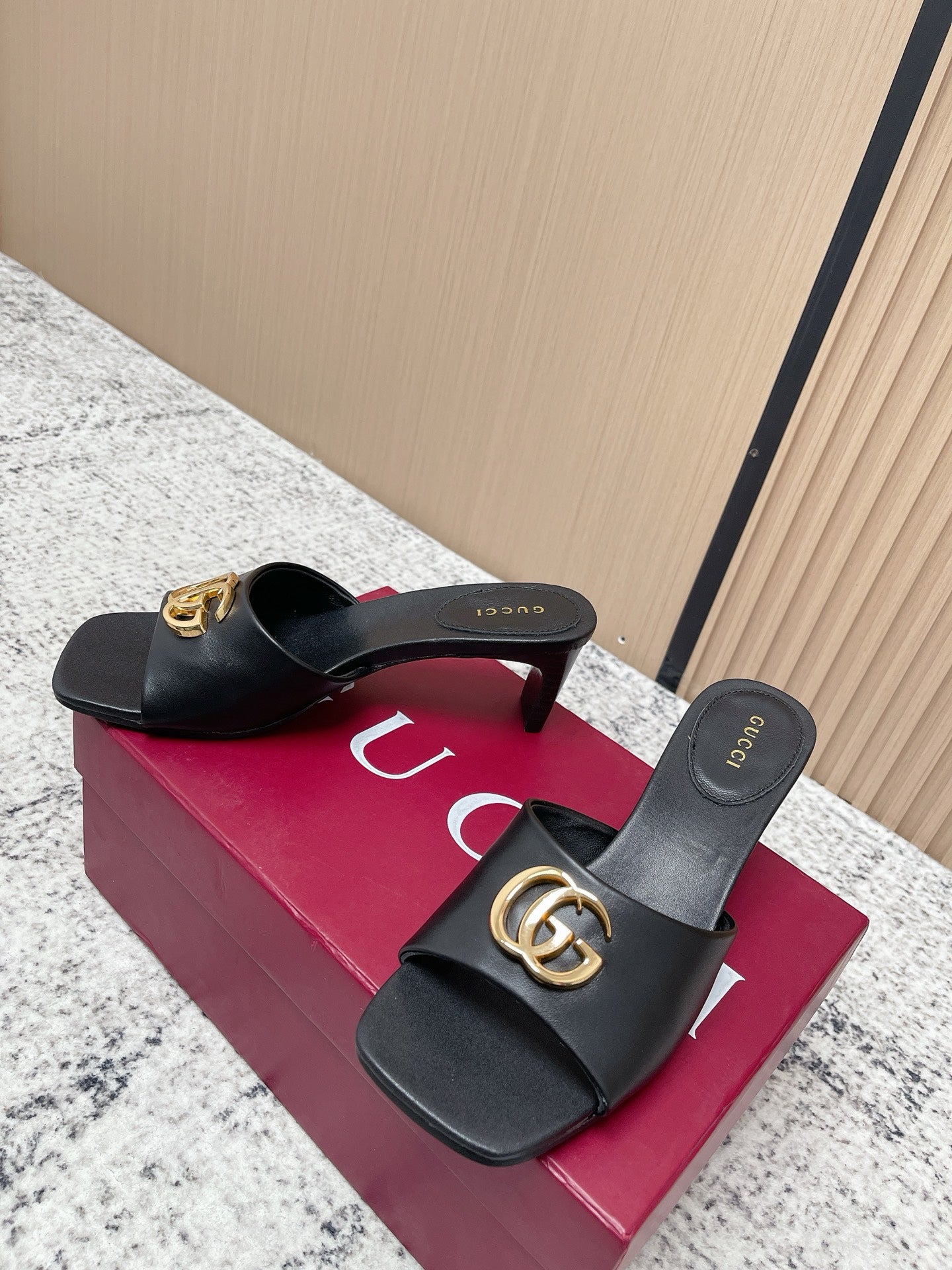 26S GG LOGO HIGH-HEEL MULES IN BLACK CALFSKIN mysite