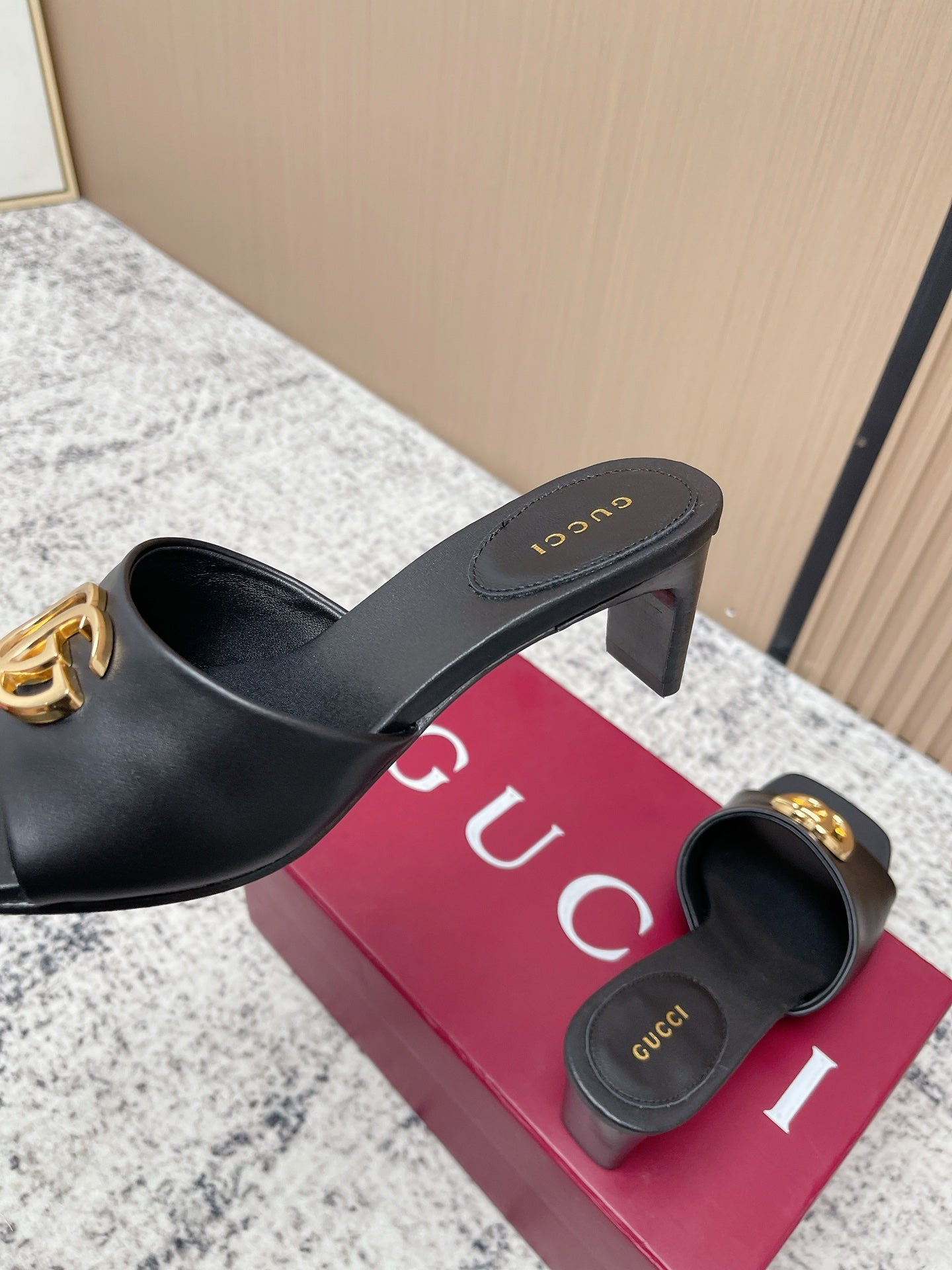 26S GG LOGO HIGH-HEEL MULES IN BLACK CALFSKIN mysite