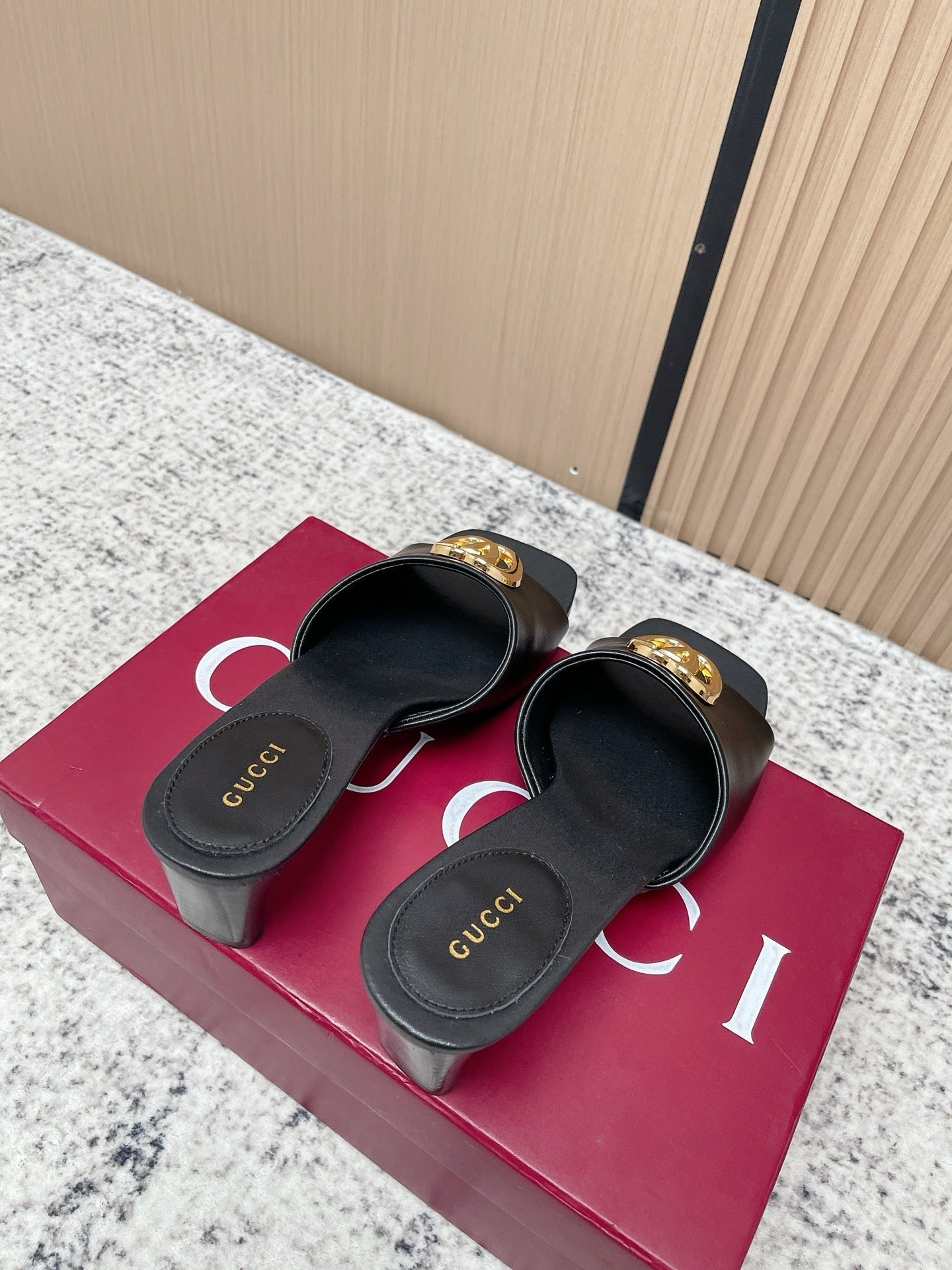 26S GG LOGO HIGH-HEEL MULES IN BLACK CALFSKIN mysite