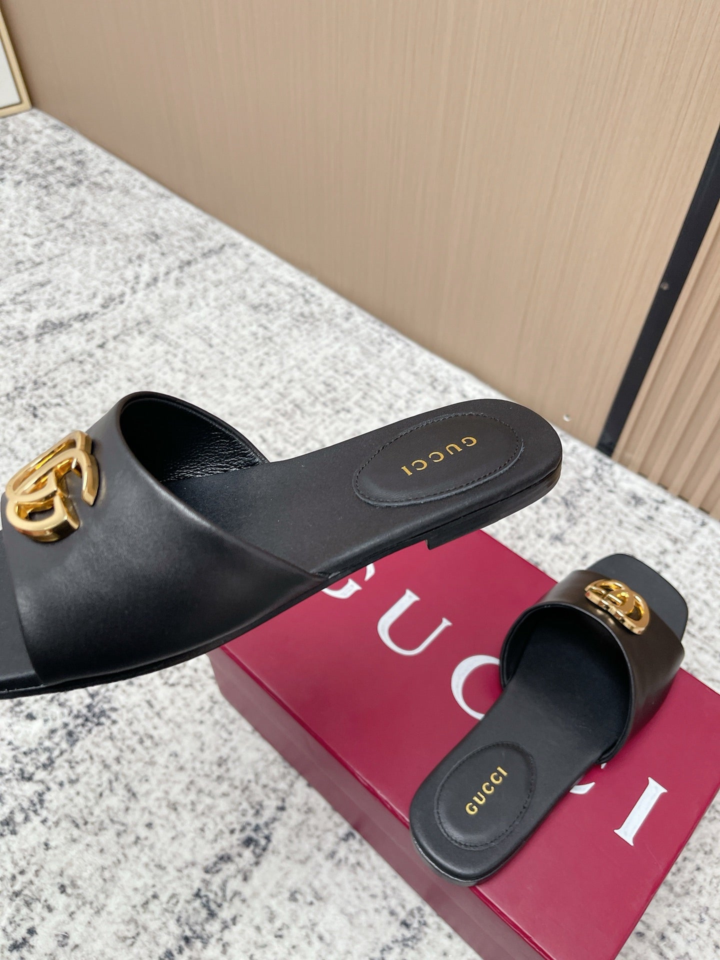 26S SLIDE SANDAL IN BLACK CALFSKIN WITH GOLD HARDWARE mysite