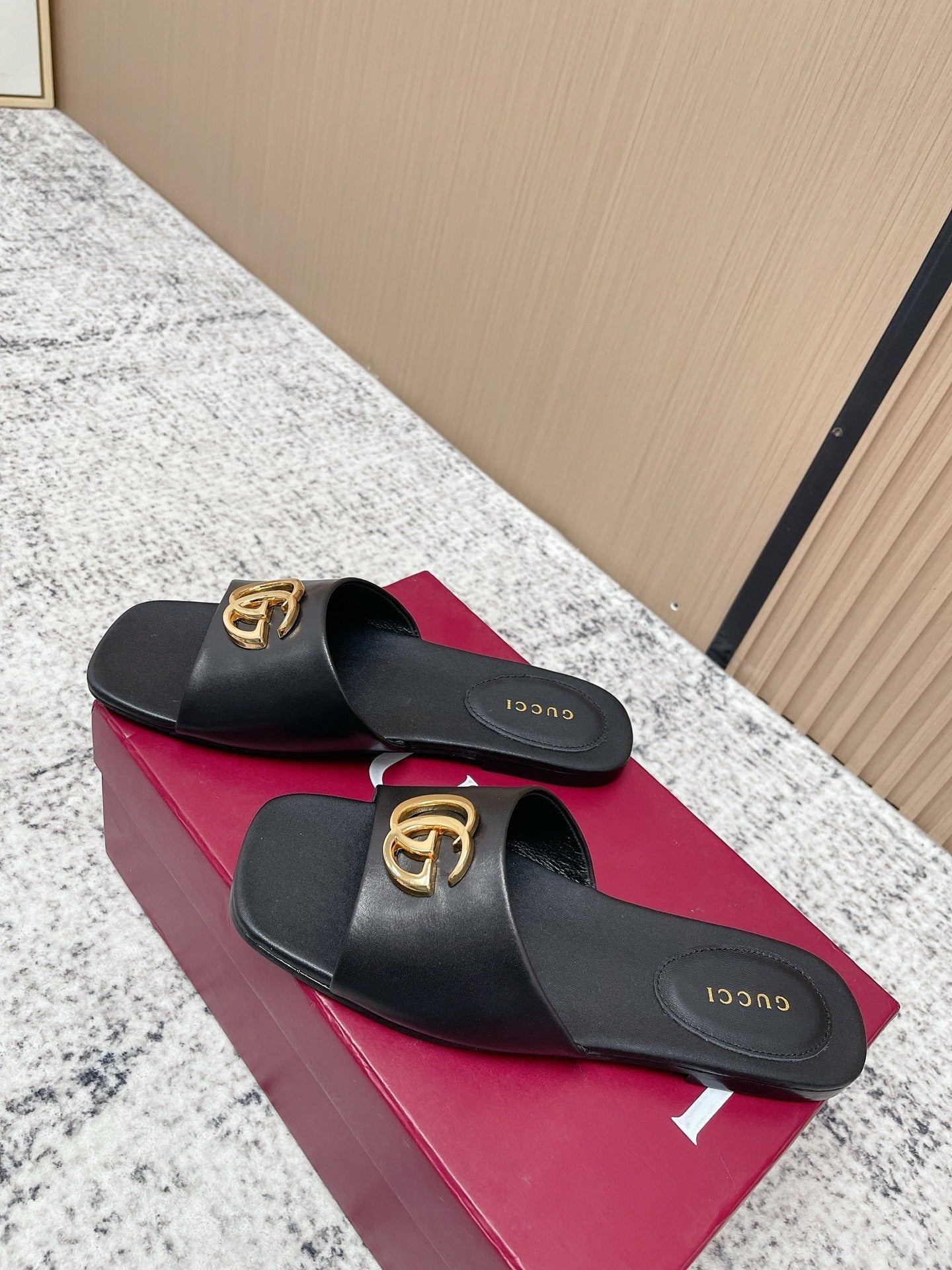 26S SLIDE SANDAL IN BLACK CALFSKIN WITH GOLD HARDWARE mysite
