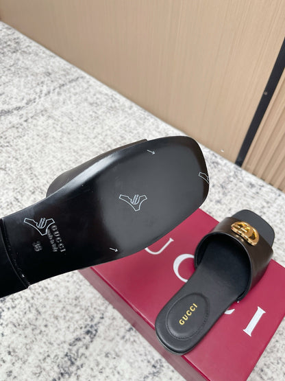 26S SLIDE SANDAL IN BLACK CALFSKIN WITH GOLD HARDWARE mysite