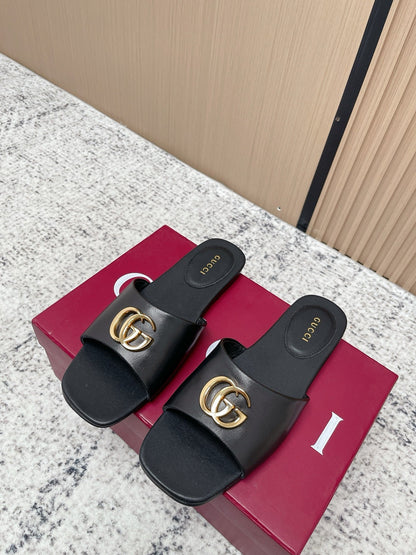 26S SLIDE SANDAL IN BLACK CALFSKIN WITH GOLD HARDWARE mysite