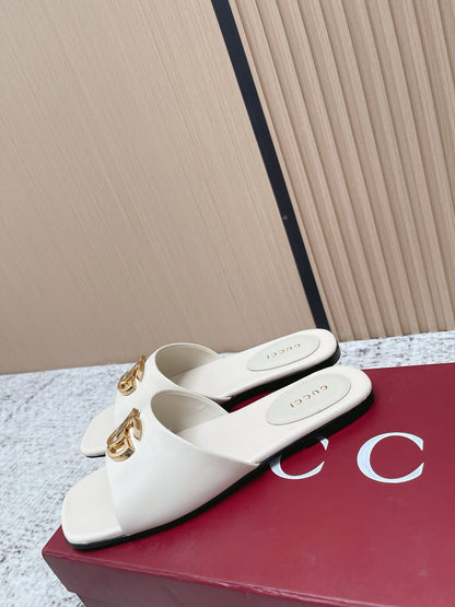 26S SLIDE SANDAL IN CREAM WHITE CALFSKIN WITH GOLD HARDWARE mysite