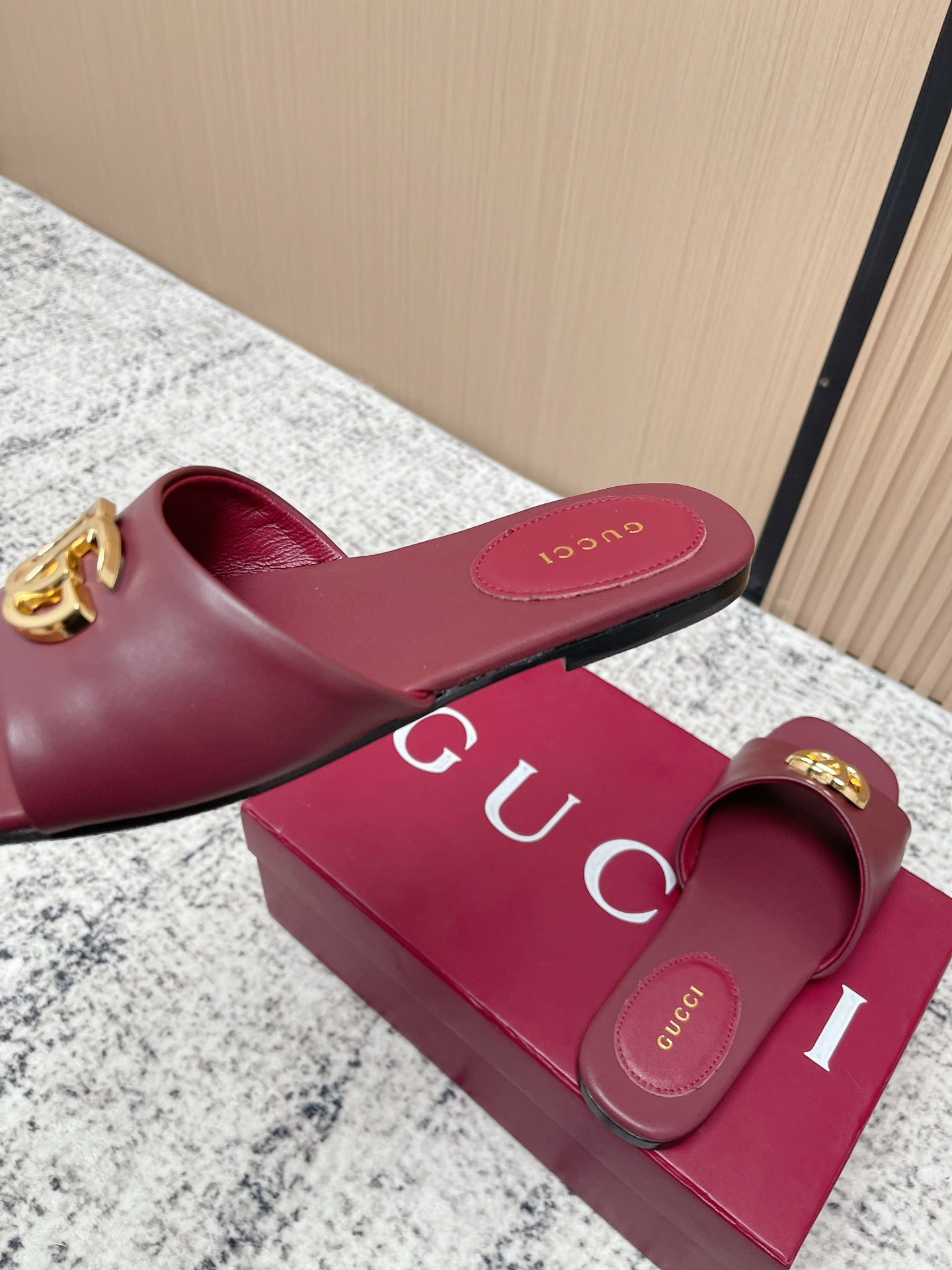 26S SLIDE SANDAL IN DARK RED CALFSKIN WITH GOLD mysite