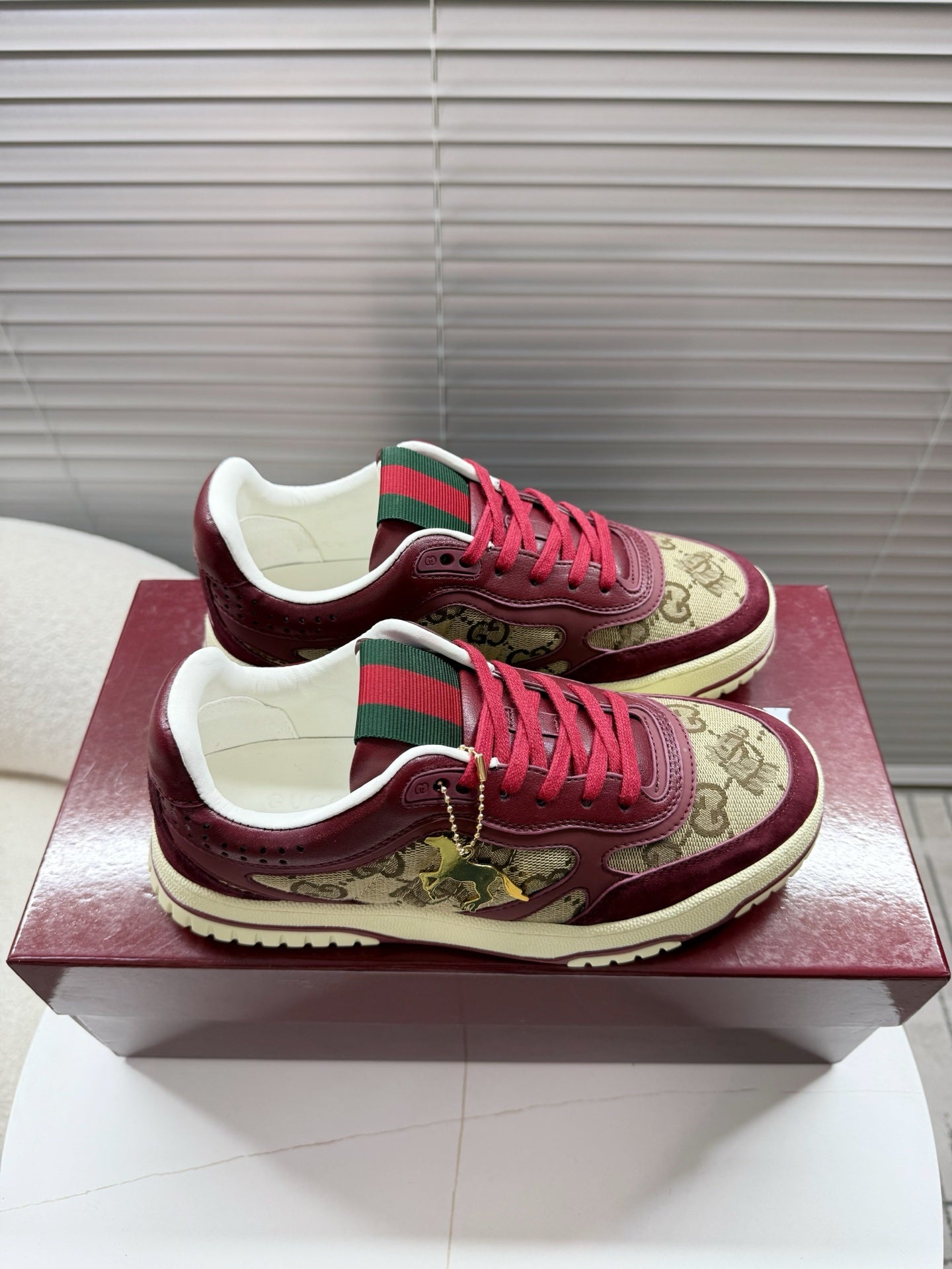 GUCCI 26S MAC80 SNEAKER IN BEIGE CANVAS AND DARK RED LEATHER mysite