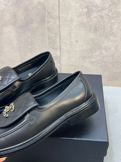 CHANEL 26S LOAFERS IN BLACK QUILTED CALFSKIN WITH CHAIN CC LOGO mysite
