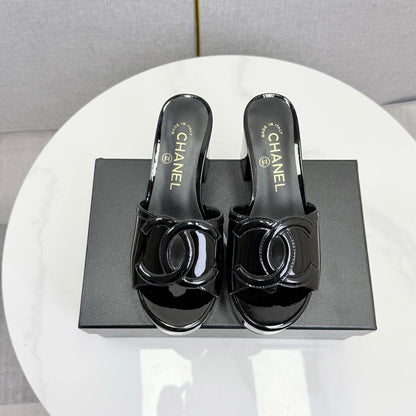 CHANEL 26S BLOCK HEEL SANDALS 100 MM IN BLACK PATENT CALFSKIN mysite