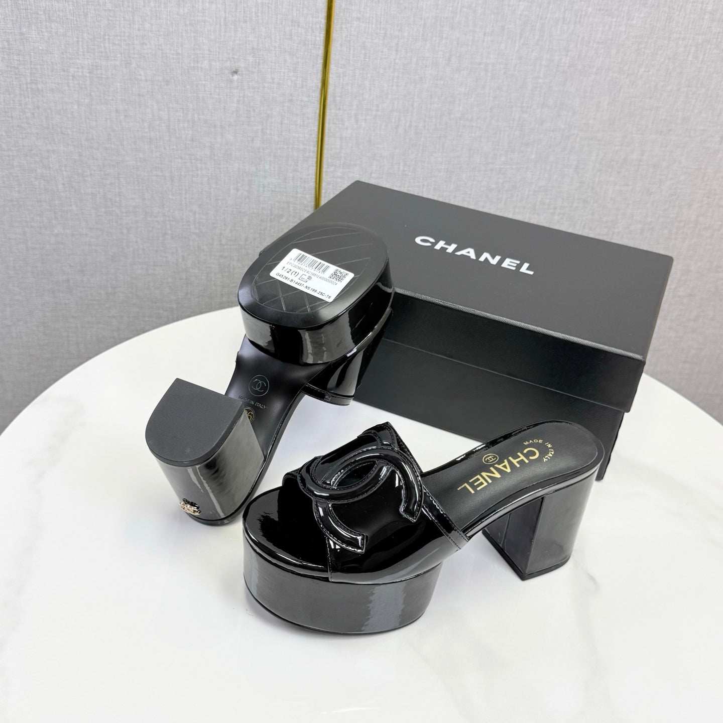 CHANEL 26S BLOCK HEEL SANDALS 100 MM IN BLACK PATENT CALFSKIN mysite