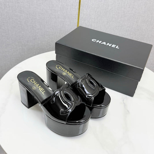 CHANEL 26S BLOCK HEEL SANDALS 100 MM IN BLACK PATENT CALFSKIN mysite