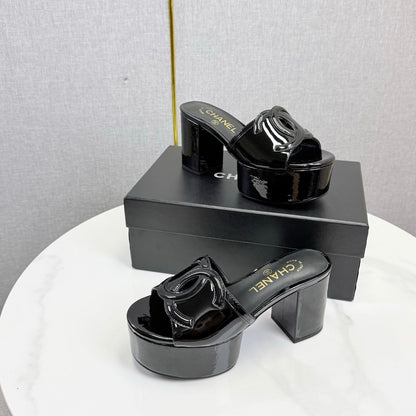 CHANEL 26S BLOCK HEEL SANDALS 100 MM IN BLACK PATENT CALFSKIN mysite