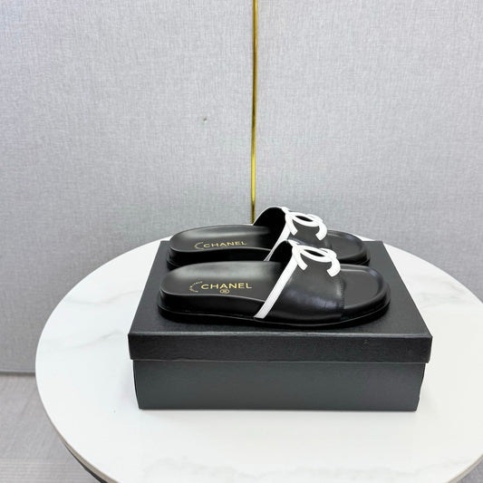 26S ICONIC CC SLIDES IN BLACK LAMBSKIN mysite