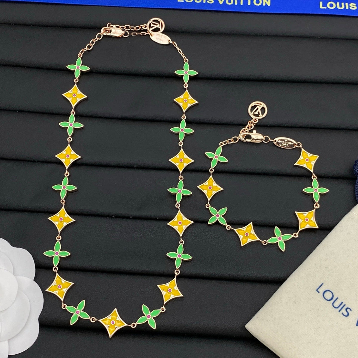 Catch your eye Love Earrings & Bracelet & Necklace 3 Set (3 Color of Chain) mysite