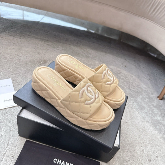 WEDGE HEELS IN BEIGE CALFSKIN QUILTED mysite
