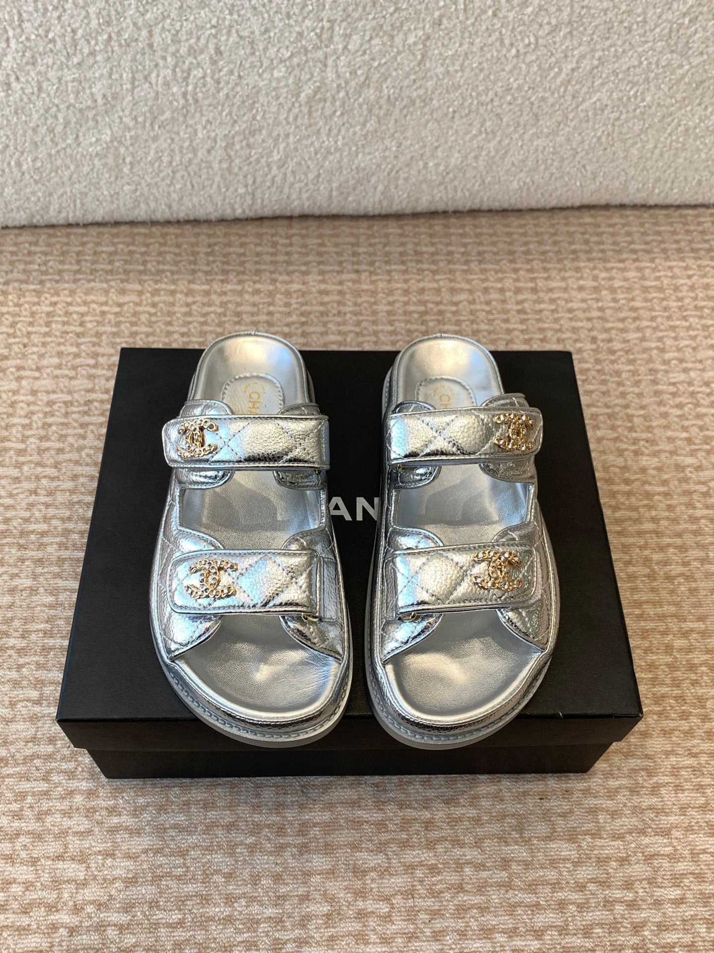 DAD SANDAL IN SILVER SHEEPSKIN MULE mysite