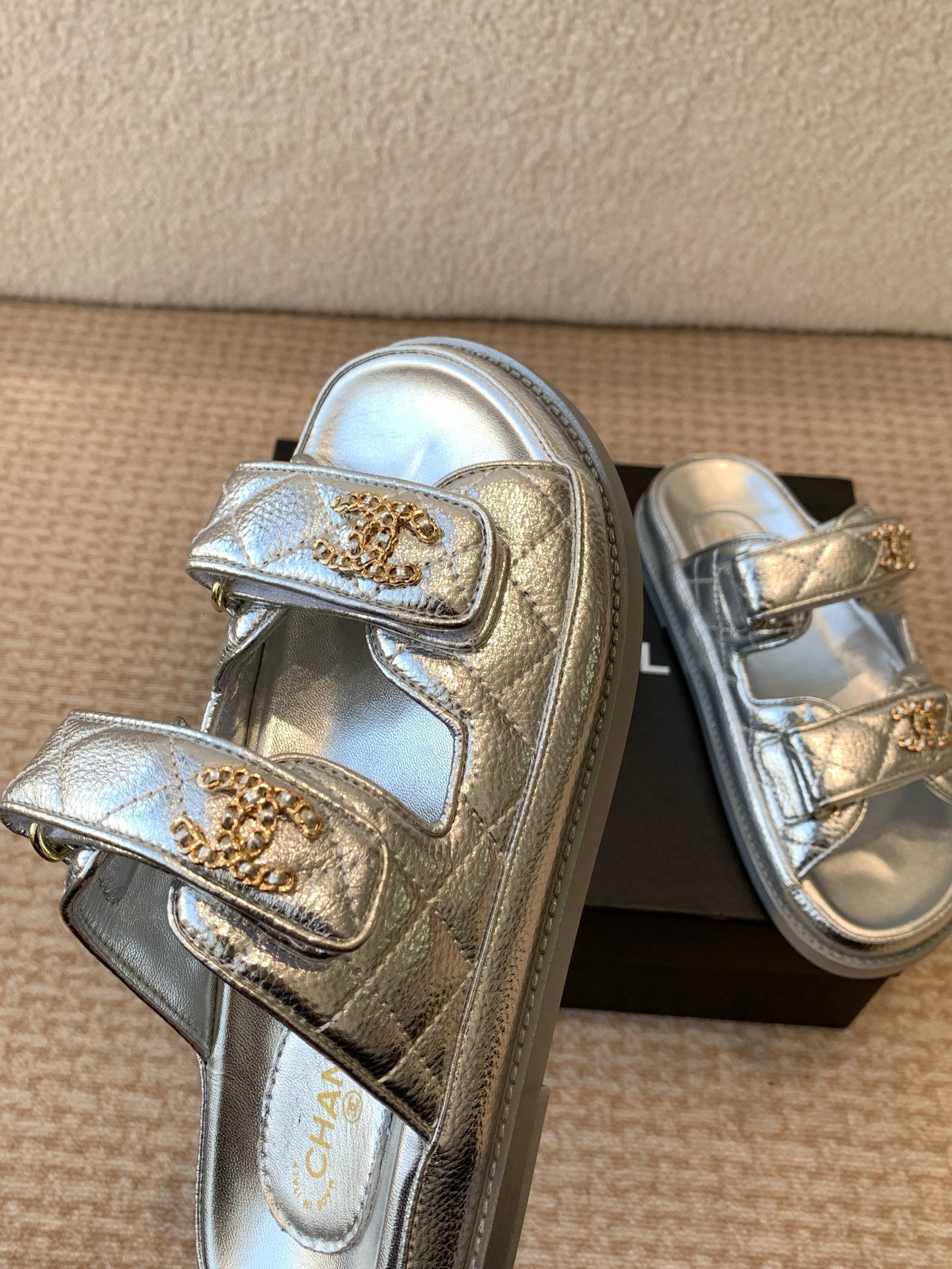 DAD SANDAL IN SILVER SHEEPSKIN MULE mysite