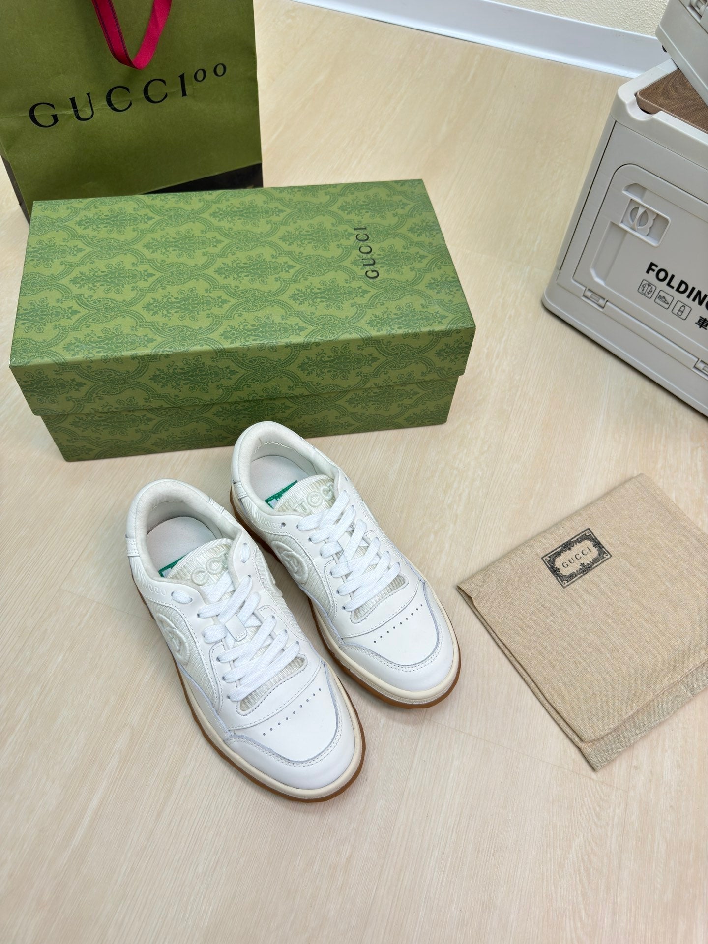 GG INTERLOCKING G SNEAKER WHITE BEIGE CALFSKIN AND FABRIC mysite