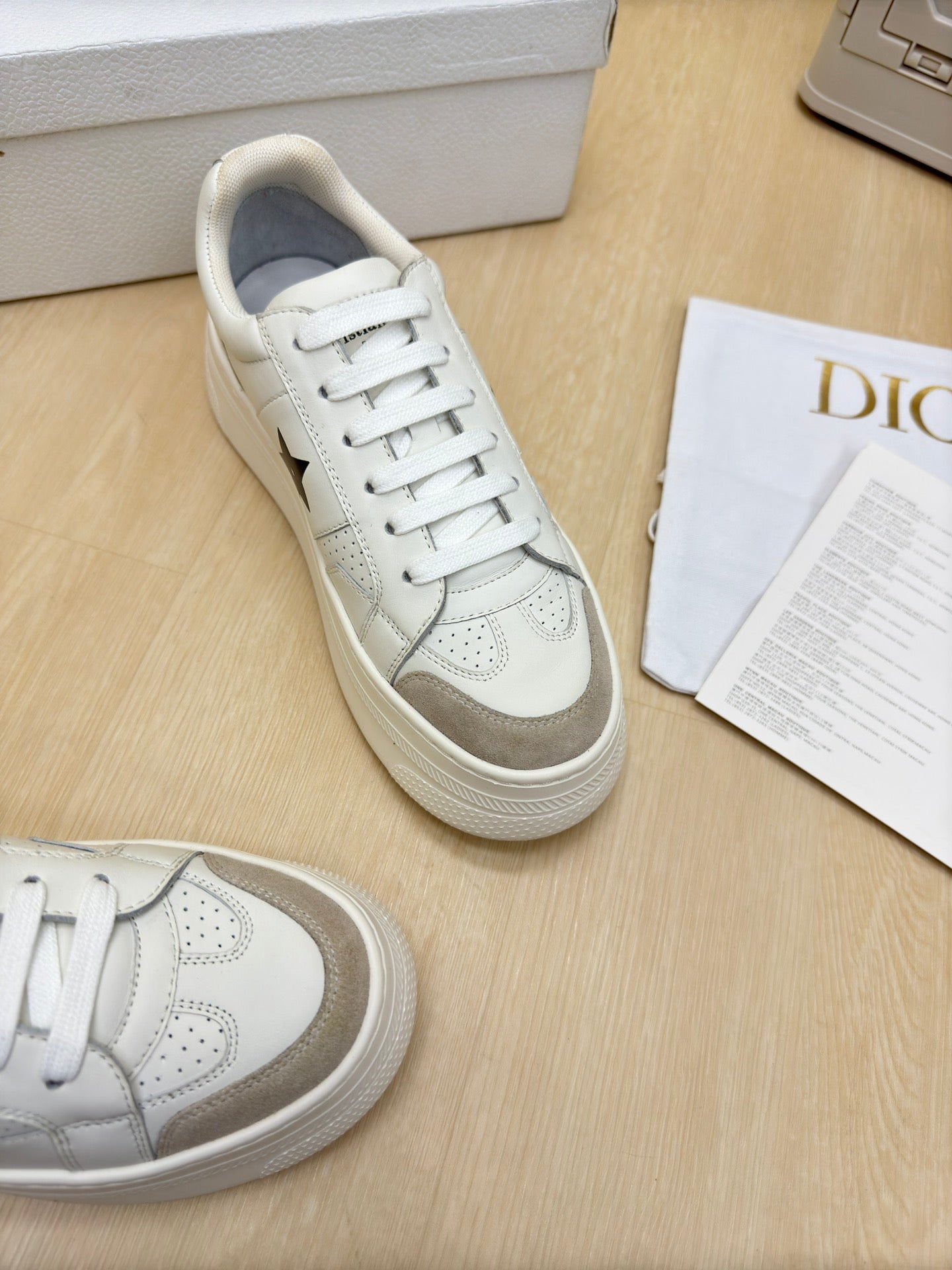 BLACK STAR PLATFORM SNEAKER IN WHITE CALFSKIN AND SUEDE mysite