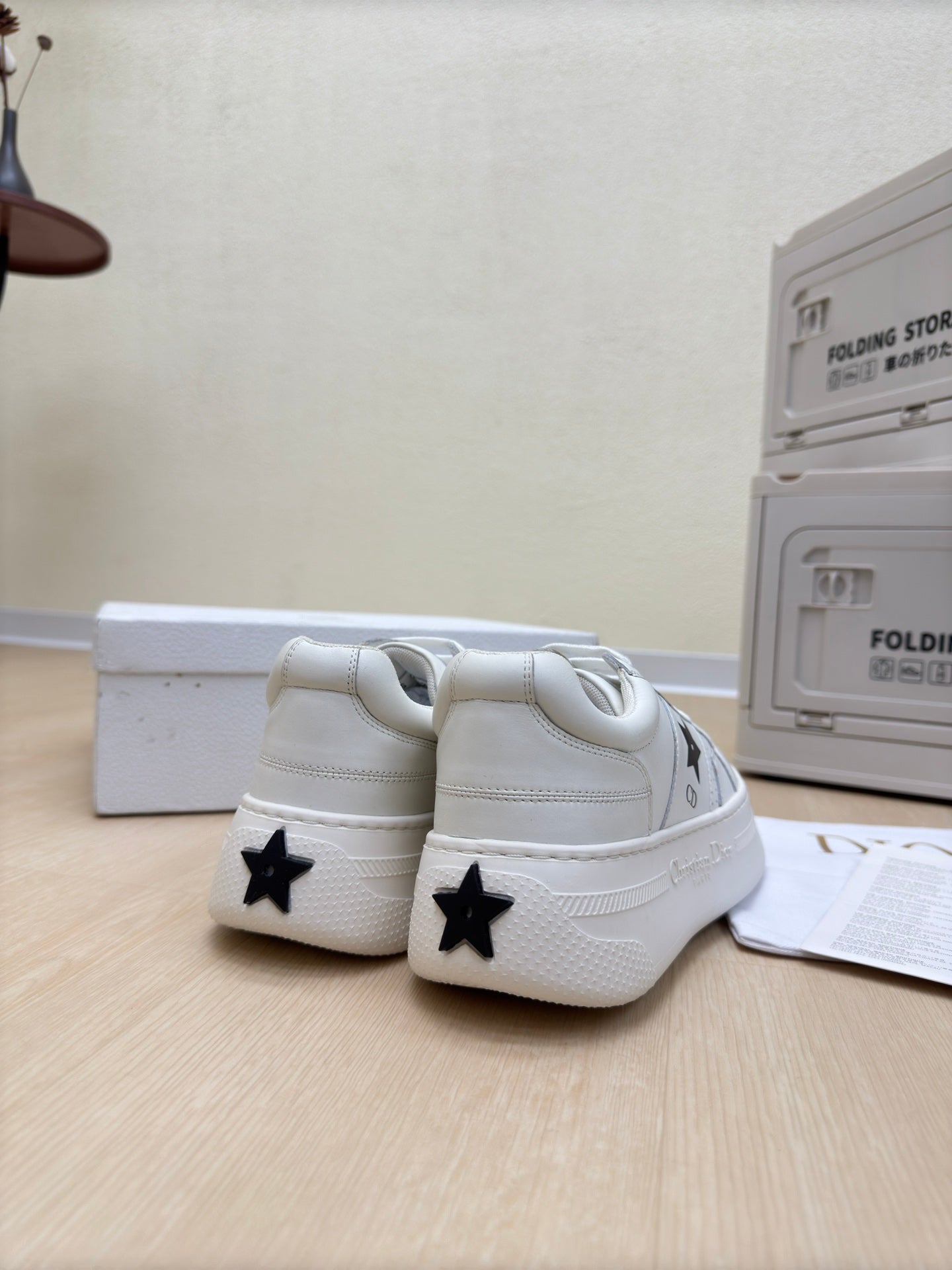 BLACK STAR PLATFORM SNEAKER IN WHITE CALFSKIN AND SUEDE mysite