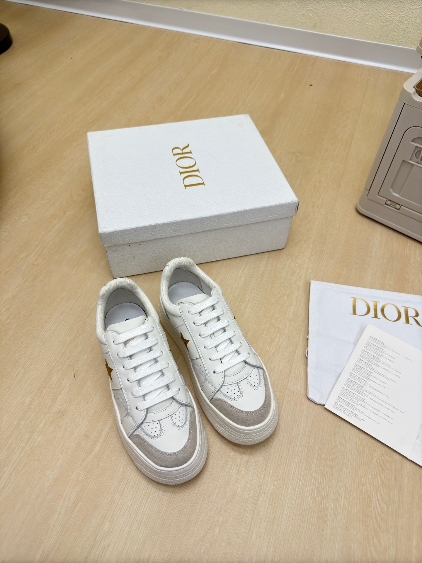 GOLD STAR PLATFORM SNEAKER IN WHITE CALFSKIN AND SUEDE mysite