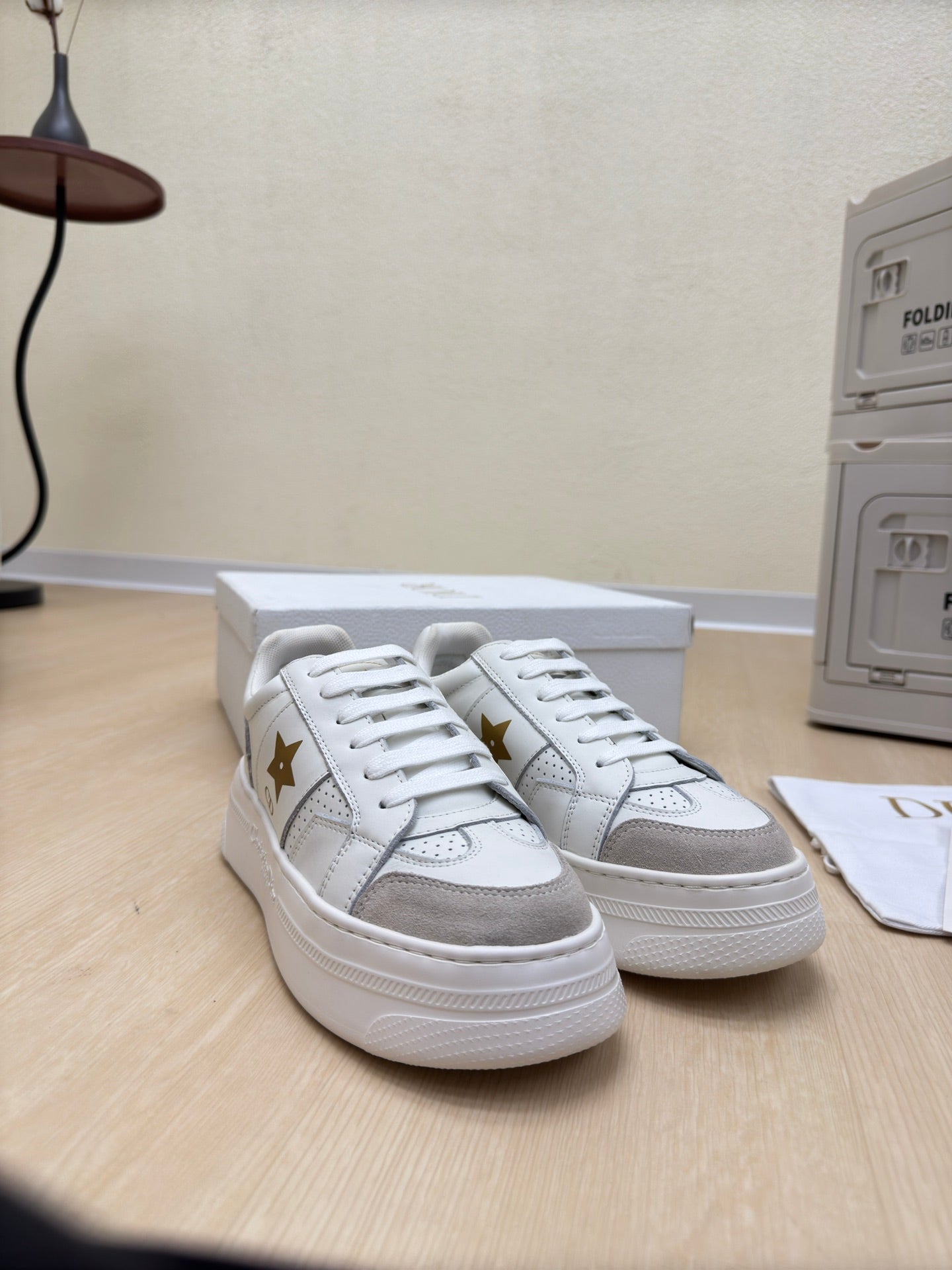 GOLD STAR PLATFORM SNEAKER IN WHITE CALFSKIN AND SUEDE mysite
