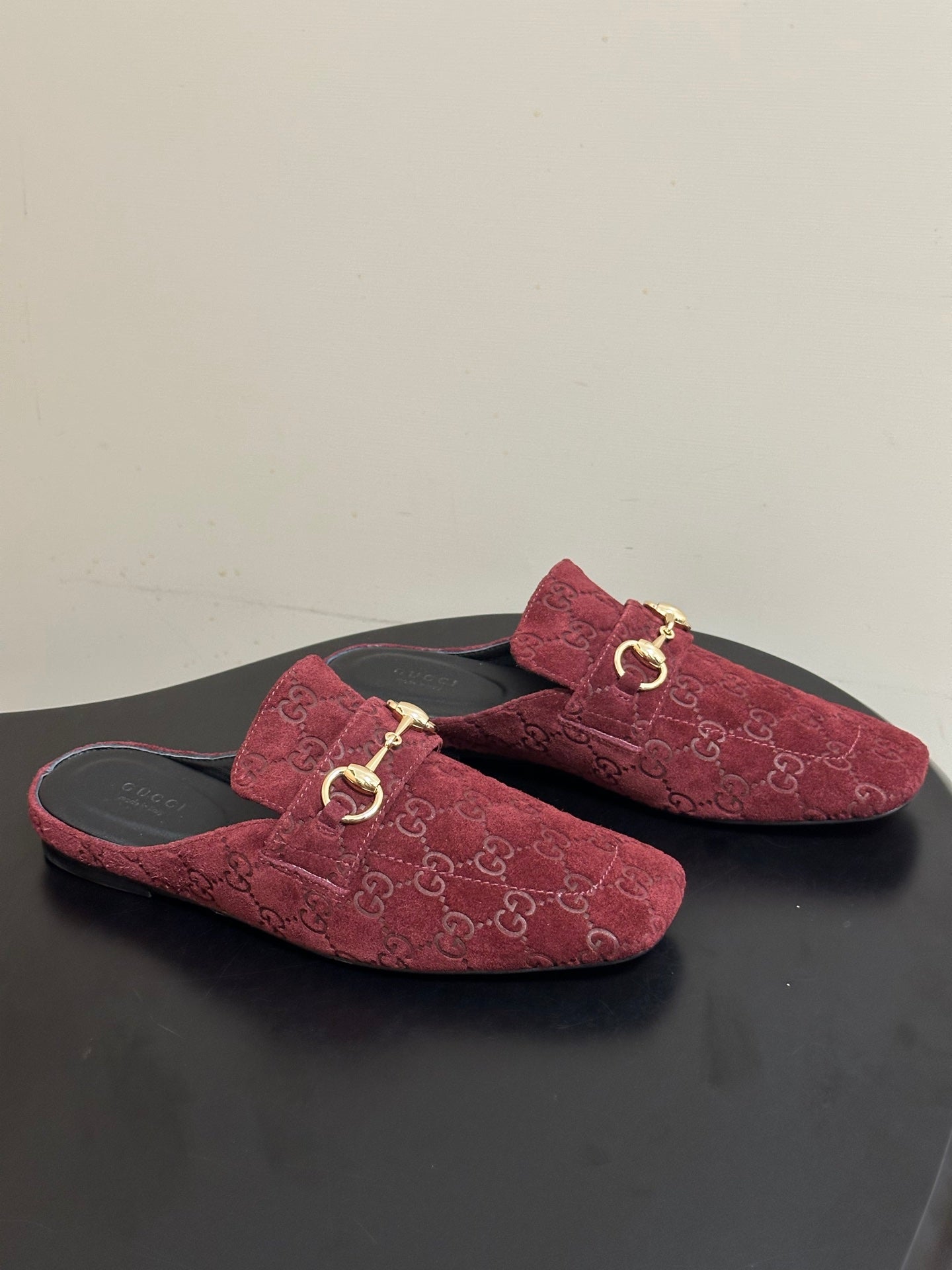 GUCCI 26S HORSEBIT LOAFER MULES IN RED SUEDE mysite