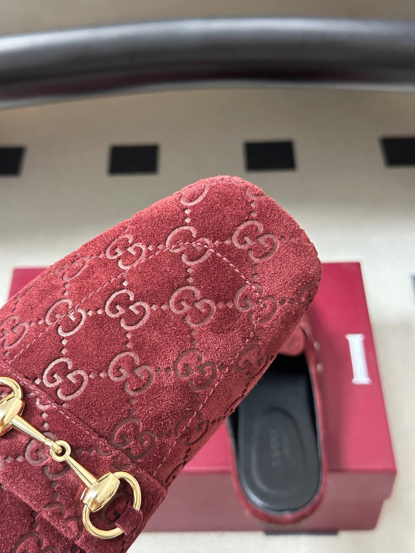 GUCCI 26S HORSEBIT LOAFER MULES IN RED SUEDE mysite