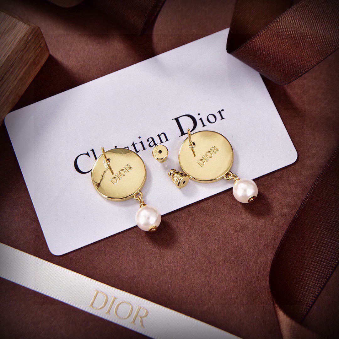 CD 26S STAR LOGO PEARL DROP EARRINGS IN GOLD TONE METAL 629949 mysite