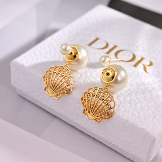 CD 26S PEARL SHELL DROP EARRINGS IN GOLD TONE METAL 631865 mysite