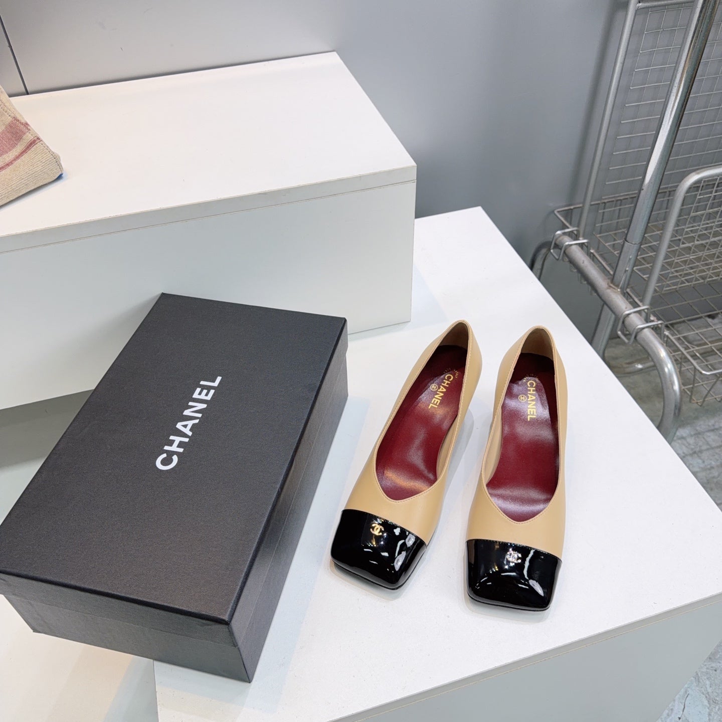 CHANEL 26S SQUARE-TOE HIGH HEELS 55 MM IN BEIGE LAMBSKIN WITH BLACK CAP TOE mysite