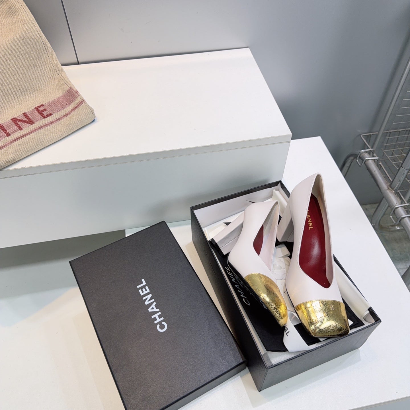 CHANEL 26S SQUARE-TOE HIGH HEELS 95 MM IN WHITE LAMBSKIN WITH GOLD CAP TOE mysite