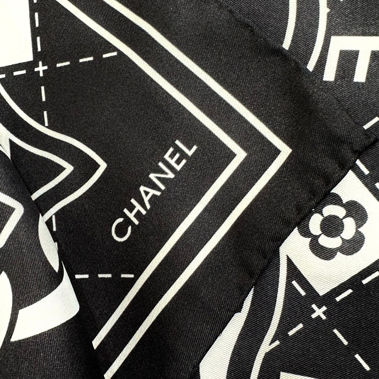 '- 26S SCARF 90 IN SILK 304581 mysite