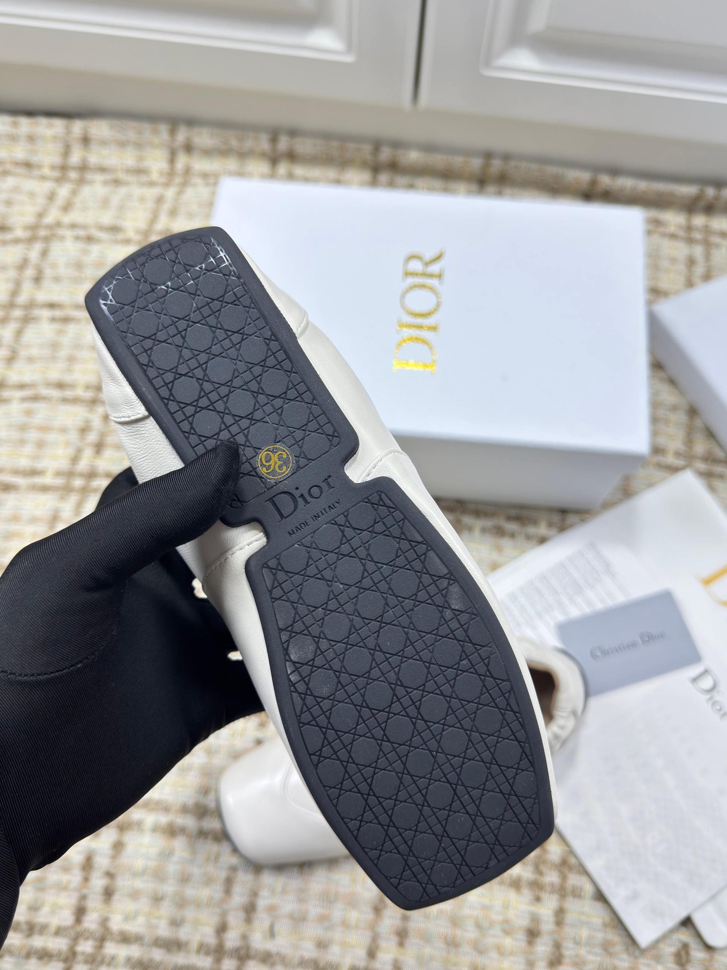 DIOR 26S LOW TOP SNEAKERS IN WHITE CALFSKIN DIOR LOGO mysite