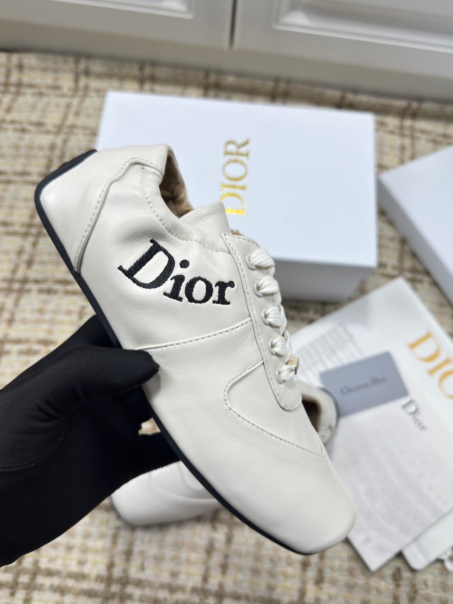 DIOR 26S LOW TOP SNEAKERS IN WHITE CALFSKIN DIOR LOGO mysite
