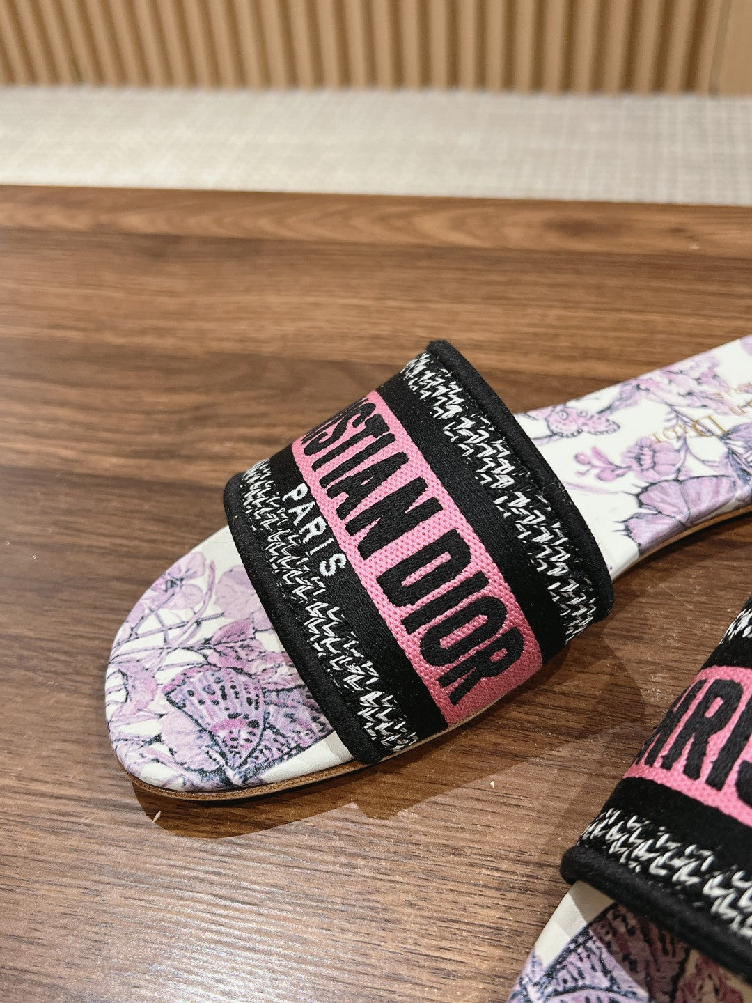 26S SLIDE SANDALS IN PINK FLORAL PRINT LOGO STRAP mysite