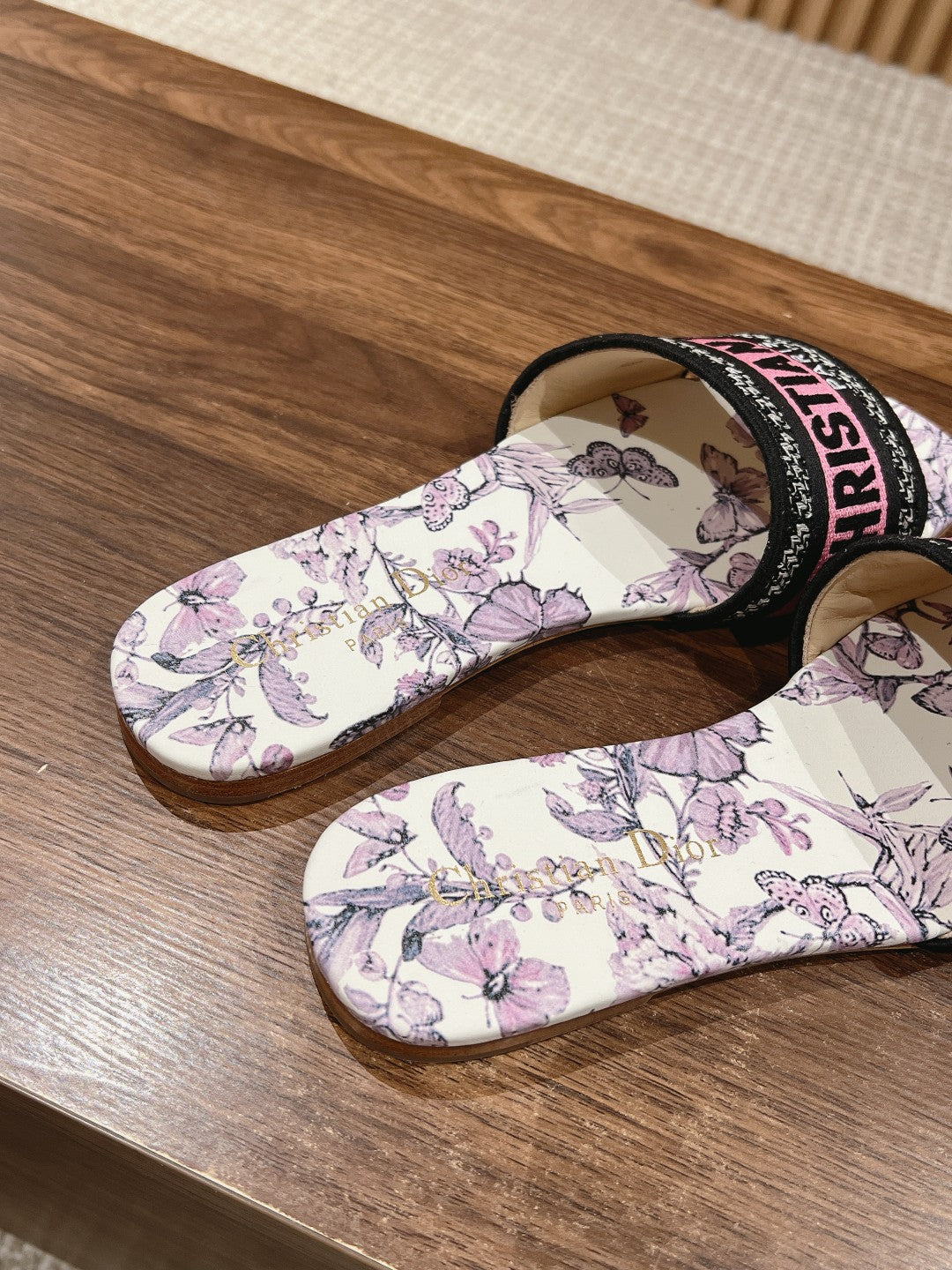 26S SLIDE SANDALS IN PINK FLORAL PRINT LOGO STRAP mysite