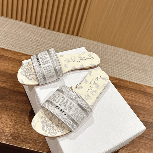 26S SLIDE SANDALS IN GREY BUTTERFLY PRINT LOGO mysite