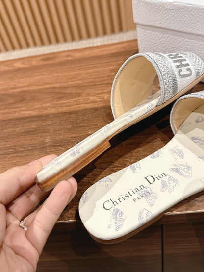 26S SLIDE SANDALS IN GREY BUTTERFLY PRINT LOGO mysite