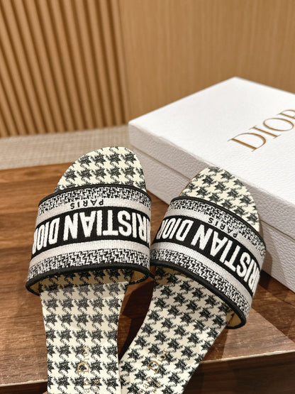 26S D-CLUB FLAT SLIDES IN BLACK AND WHITE HOUNDSTOOTH mysite