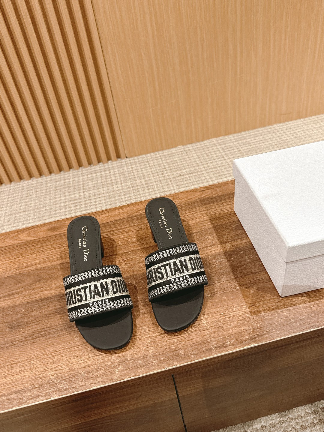 DIOR 26S D-CLUB EMBROIDERED HEELED SLIDES IN BLACK mysite